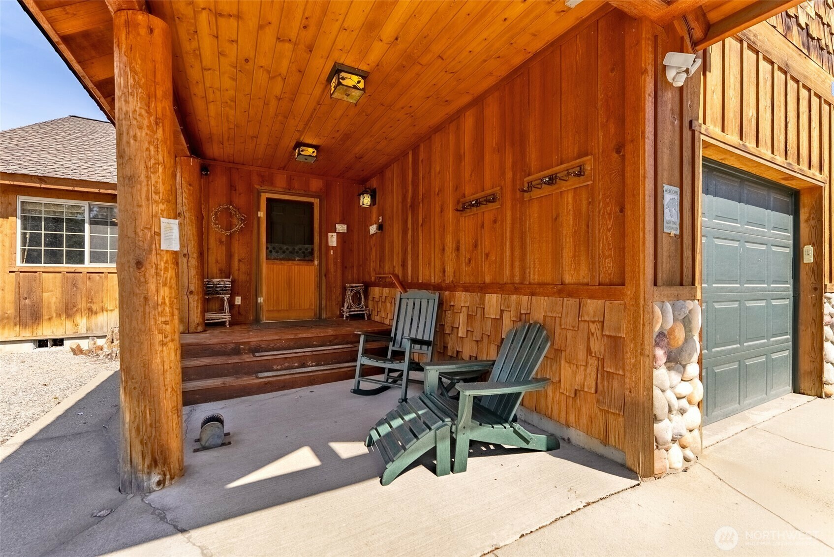 Property Photo: 302 Cascadian Court 18 WA 98862