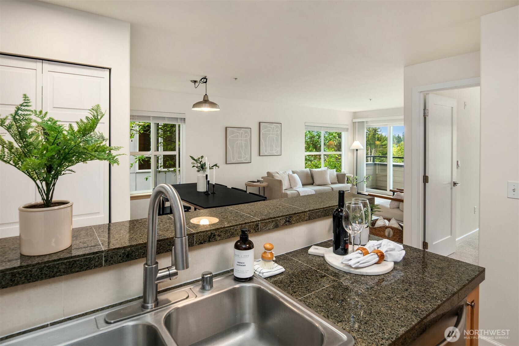 Property Photo: 9057 Greenwood Avenue N 201 WA 98103