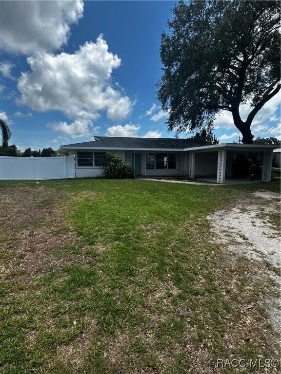 Property Photo: 11 SE Kings Bay Drive FL 34429