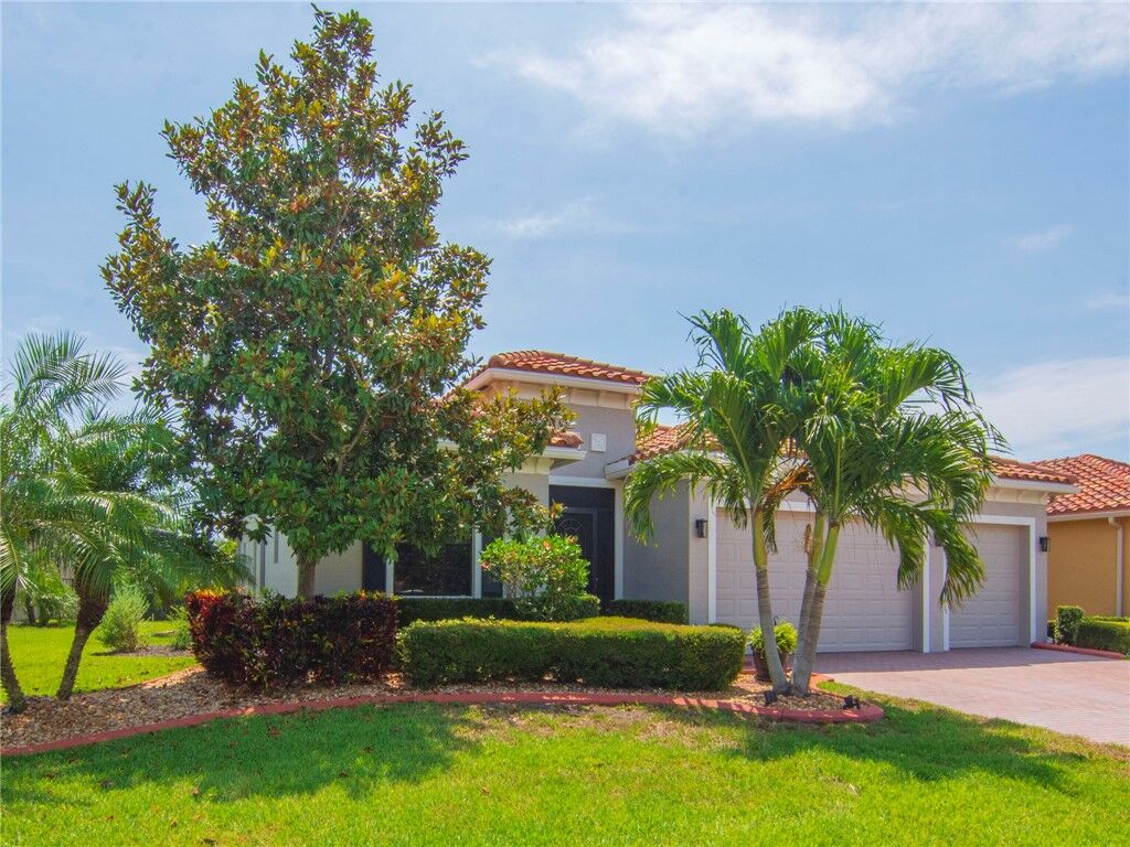 Property Photo:  5582 49th Avenue  FL 32967 