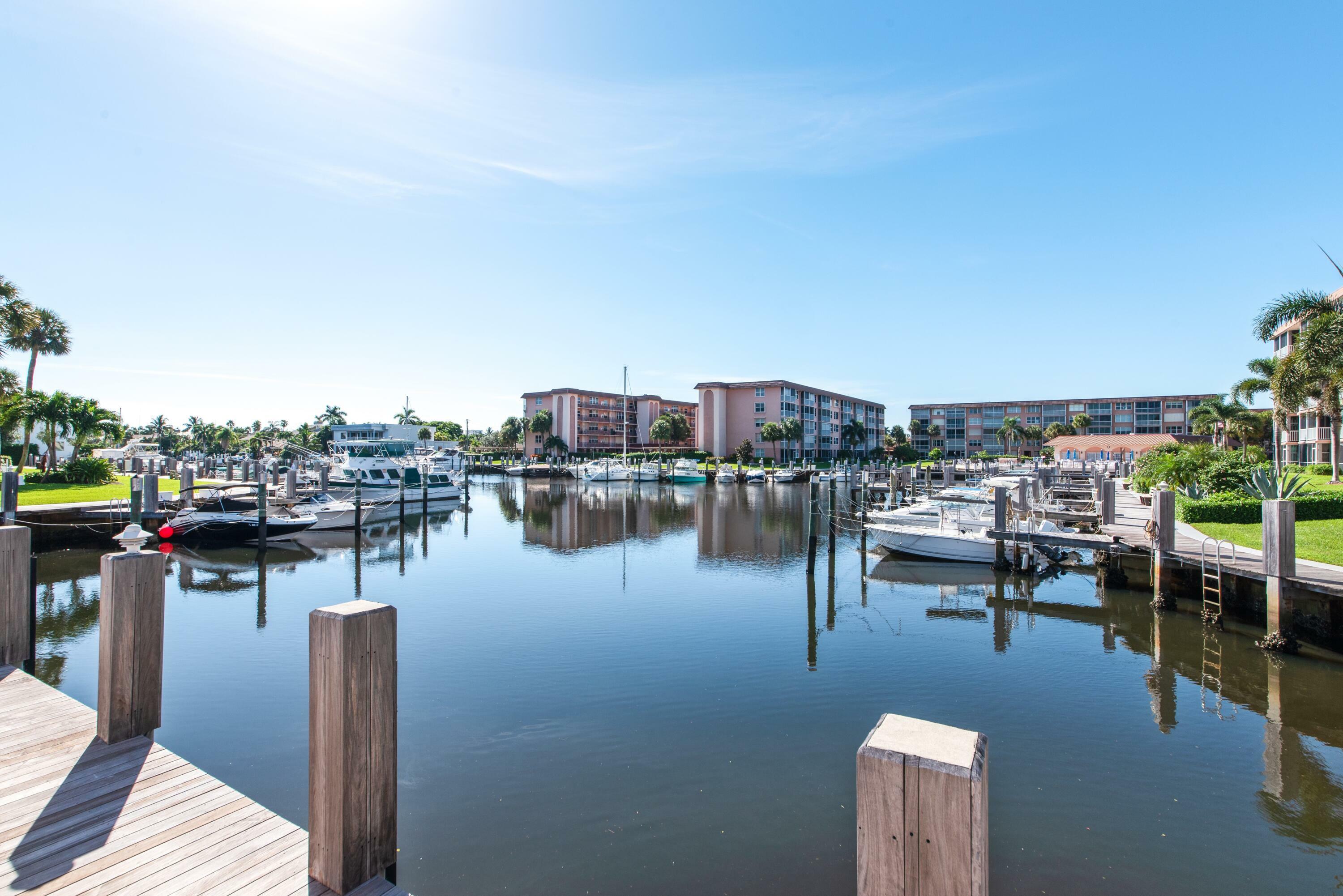 Property Photo: 911 Gardenia Drive 252 FL 33483