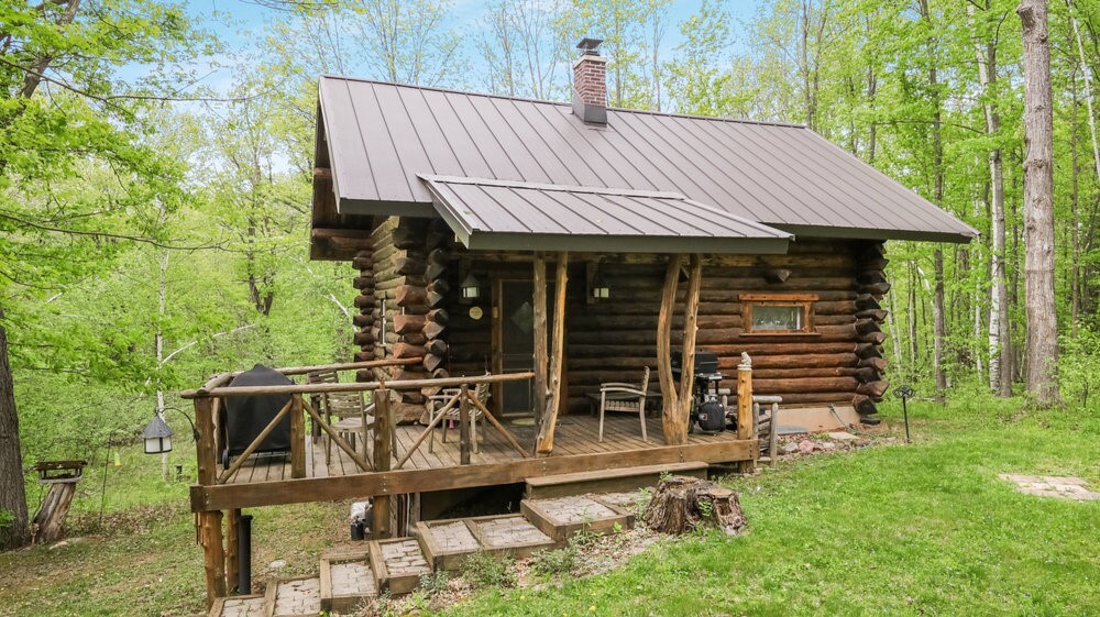 Property Photo: W16056 Camp Road WI 54895