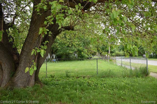 Property Photo: 5910 N Waverly Street MI 48127