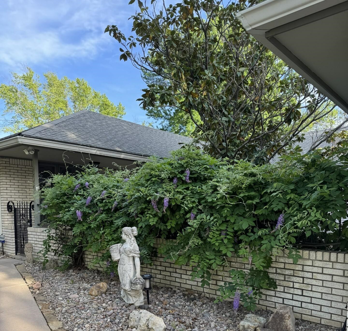 Property Photo: 8209 E Brentmoor St KS 67206