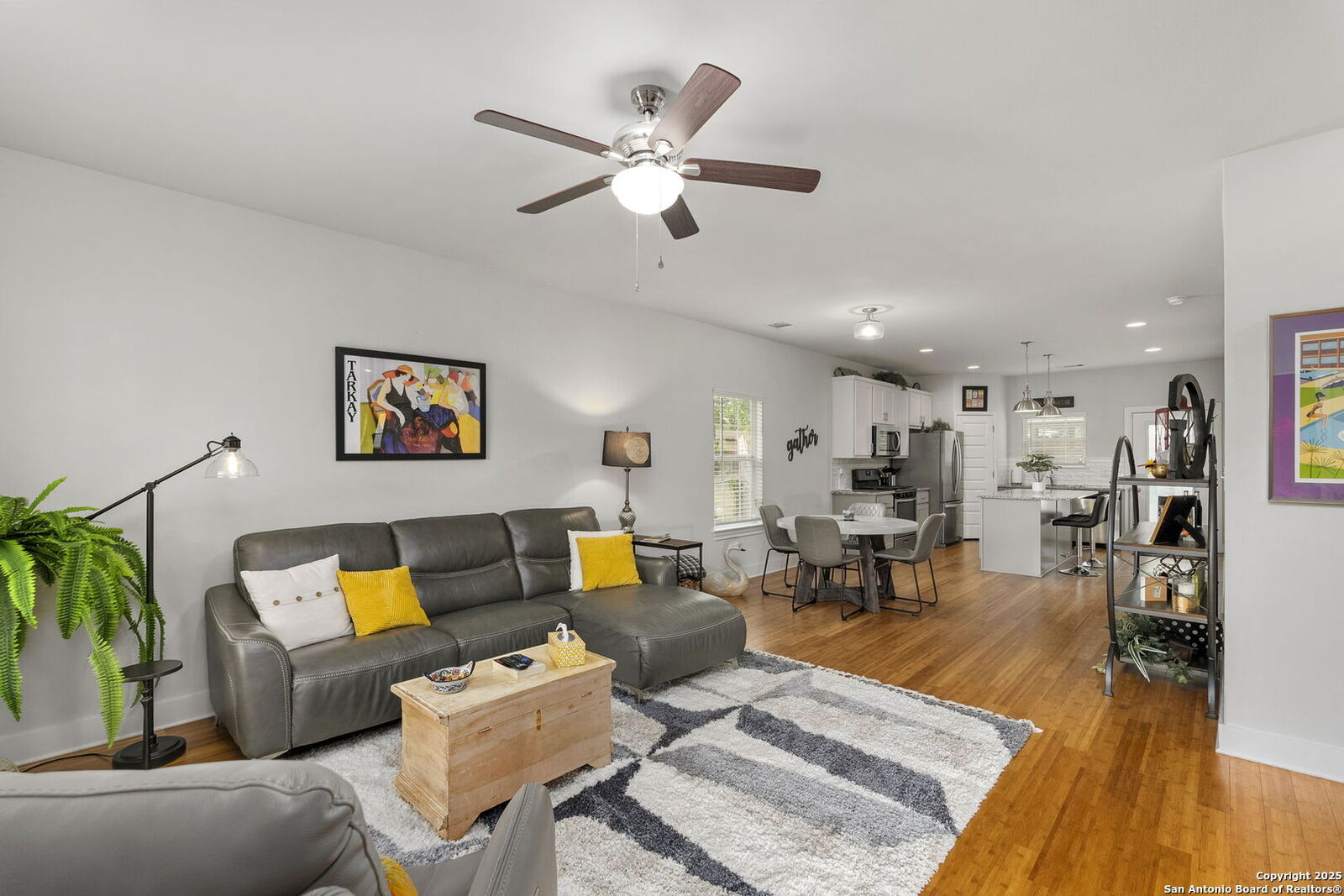 Property Photo:  419 Channing Ave  TX 78210 