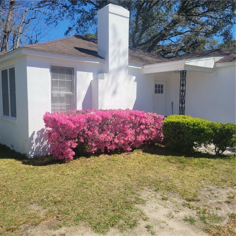 Property Photo: 1214 Delesseps Avenue GA 31404