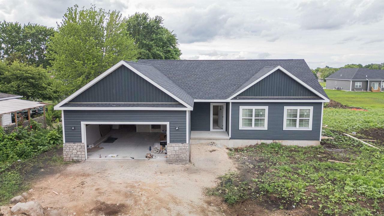 Property Photo: 58 East Evergreen Lane WI 53563