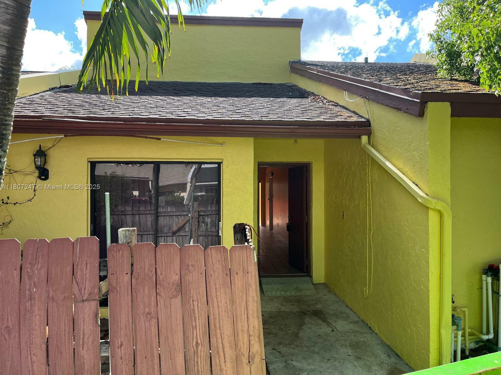6728 NW 29th Ln  Fort Lauderdale FL 33309 photo
