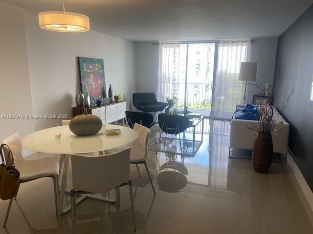 Property Photo: 2801 NE 183rd St 1011W FL 33160