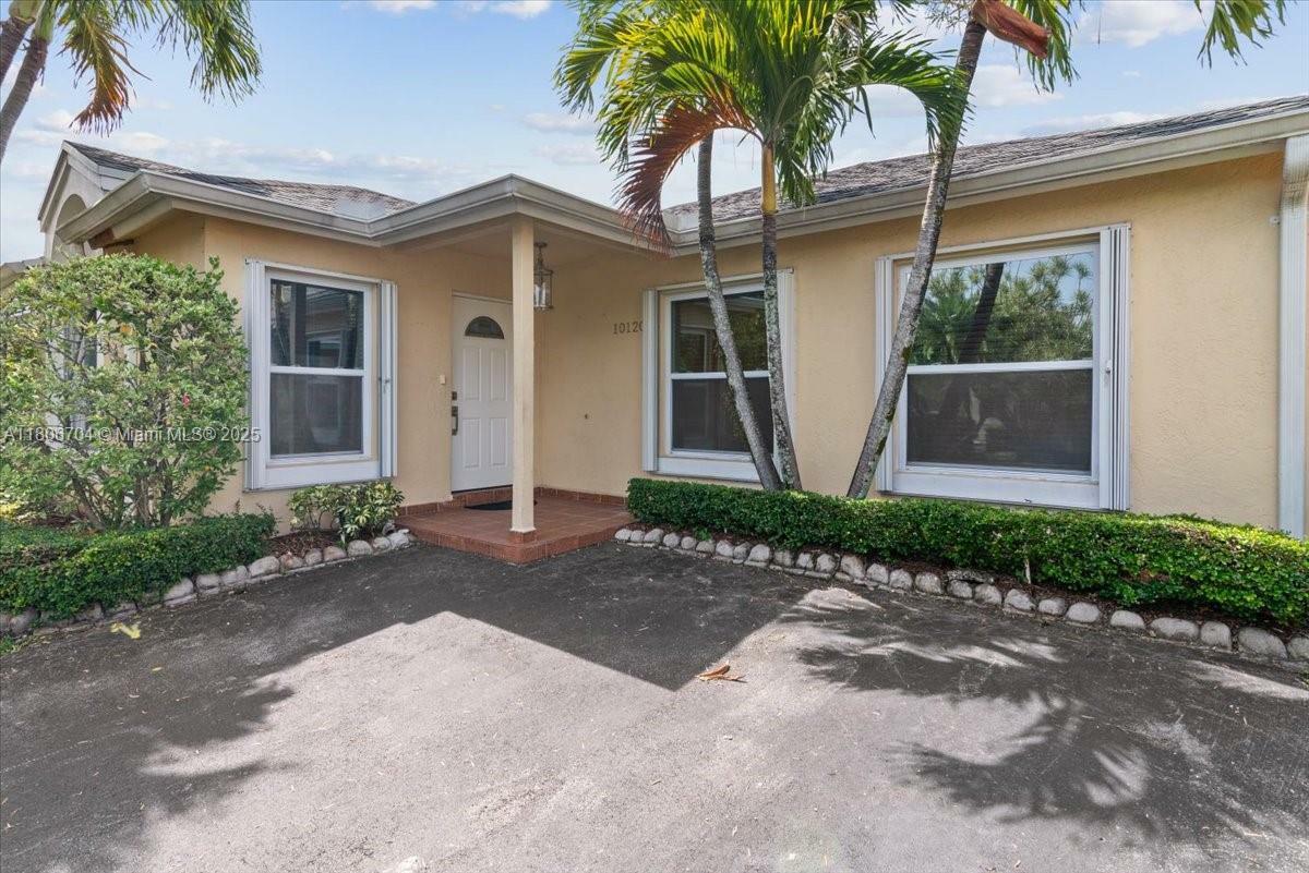 Property Photo: 10120 NW 57th St FL 33178