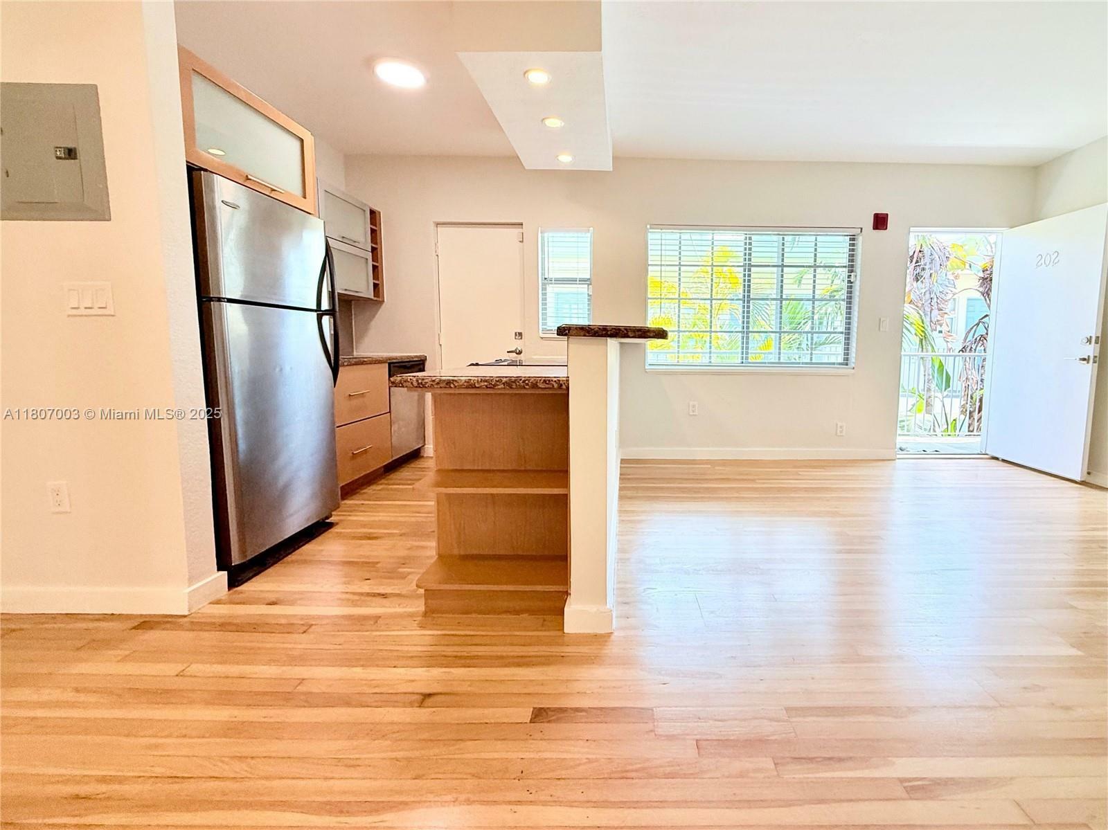Property Photo: 1220 Alton Rd 202 FL 33139
