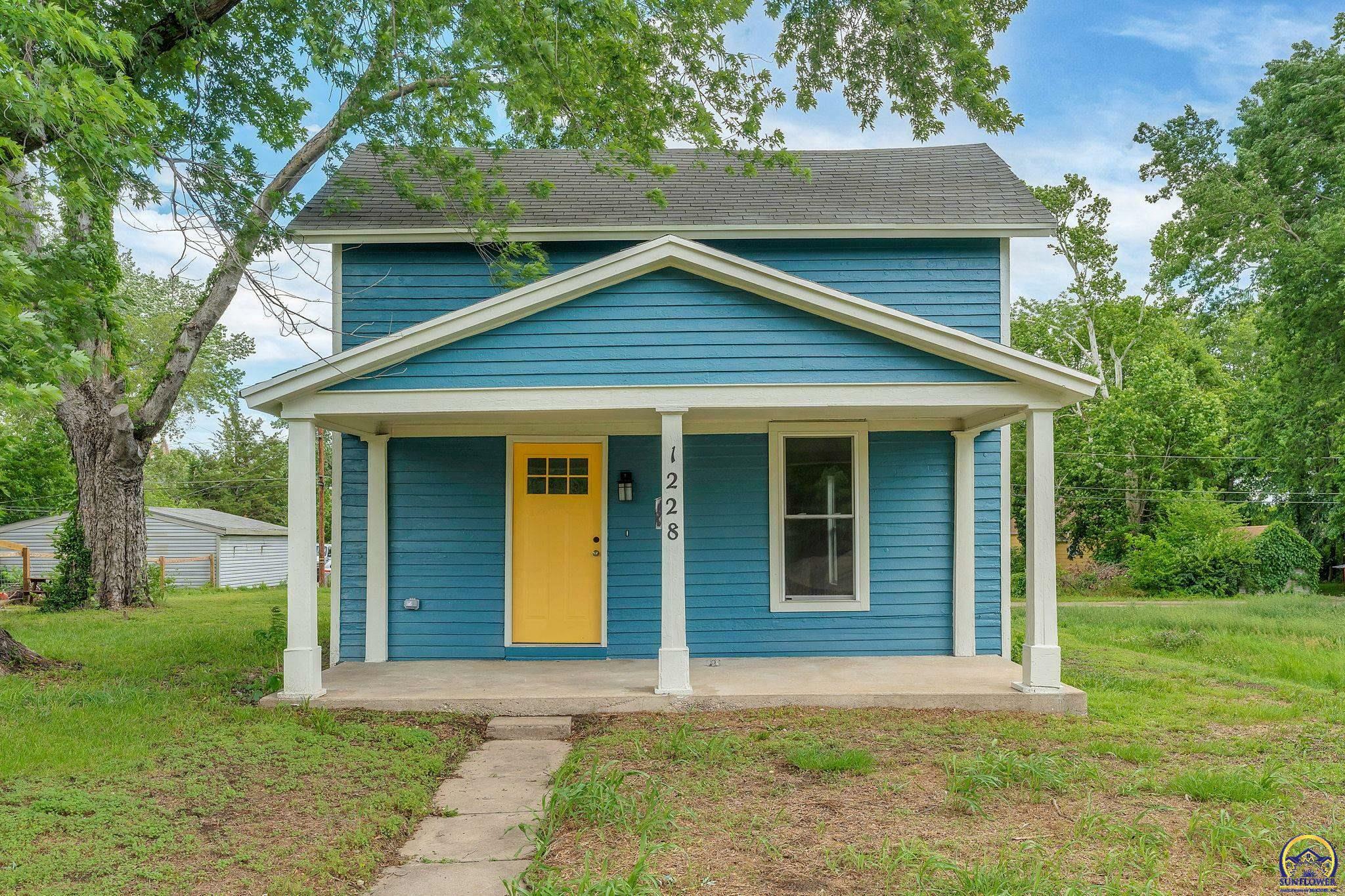 Property Photo: 1228 NW Van Buren St KS 66608