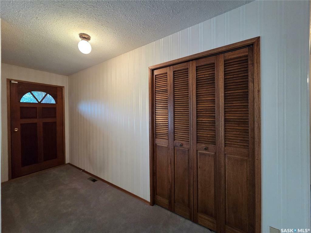 Property Photo: 2206 Douglas Avenue SK S9A 3M3