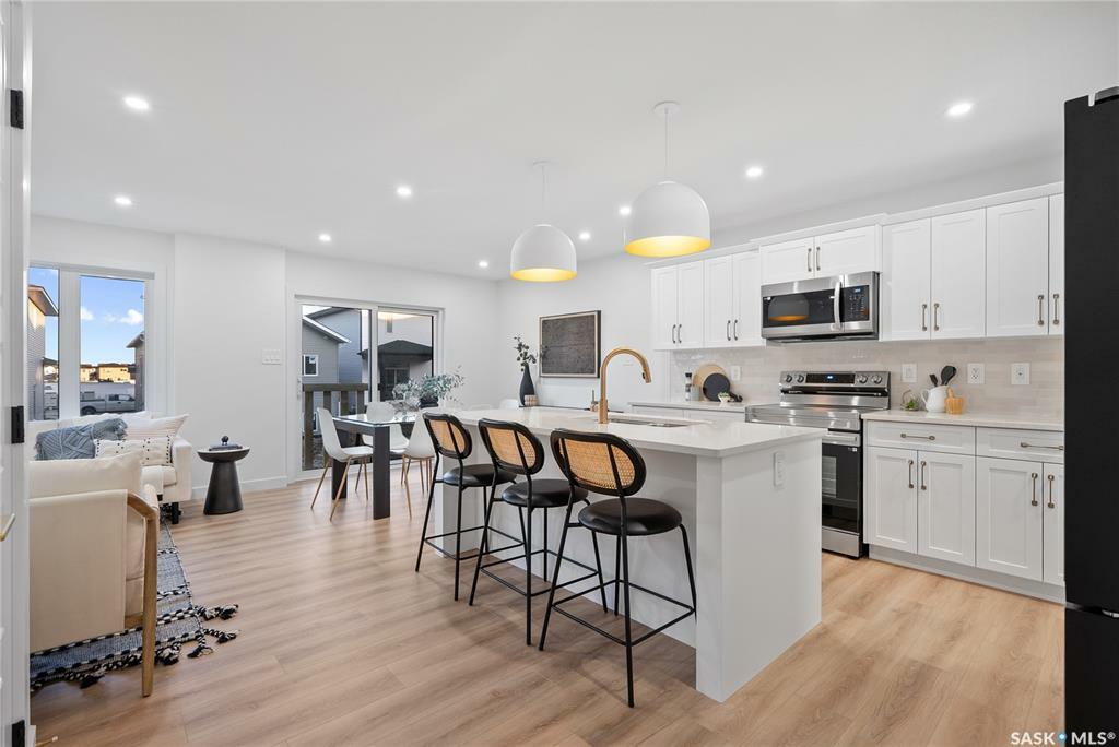 Property Photo: 415 Doran Crescent SK S7V 0Z7