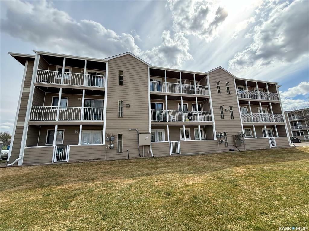 Property Photo:  6575 Rochdale Boulevard 12  SK S4X 2Z1 