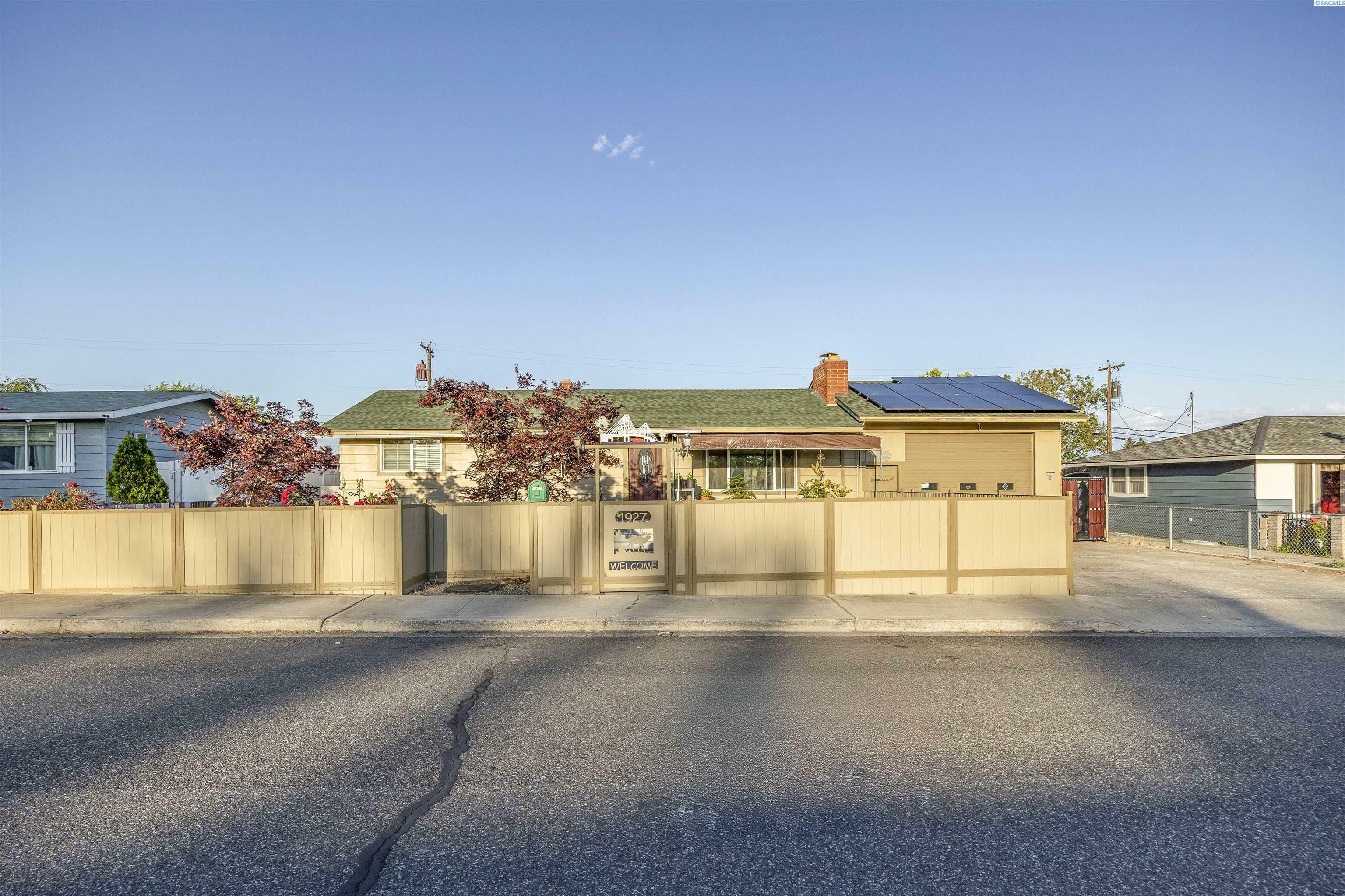 1927 N 18th Ave  Pasco WA 99301 photo