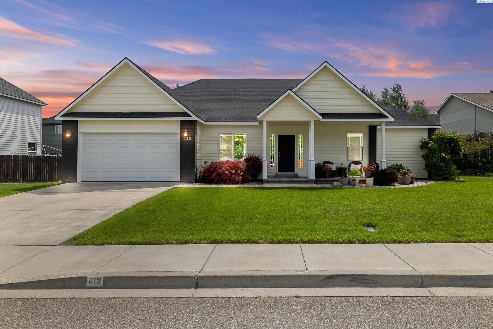 Property Photo:  413 Melissa  WA 99352 