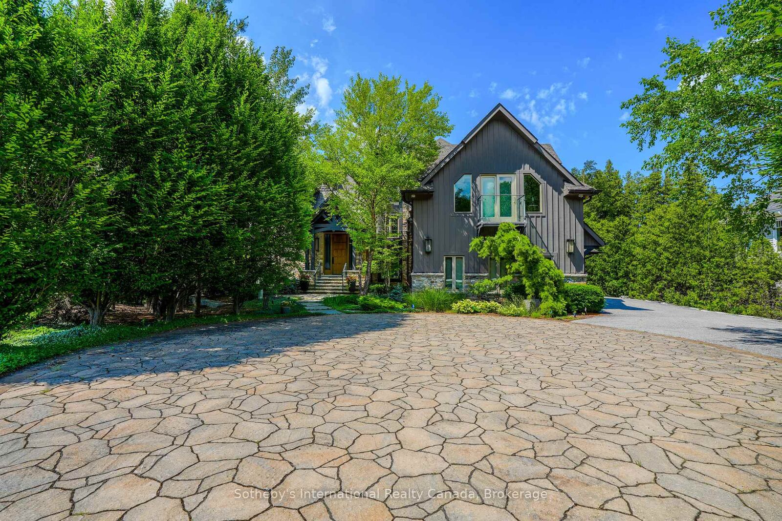 Property Photo: 115 Ellis Drive ON N0H 1J0