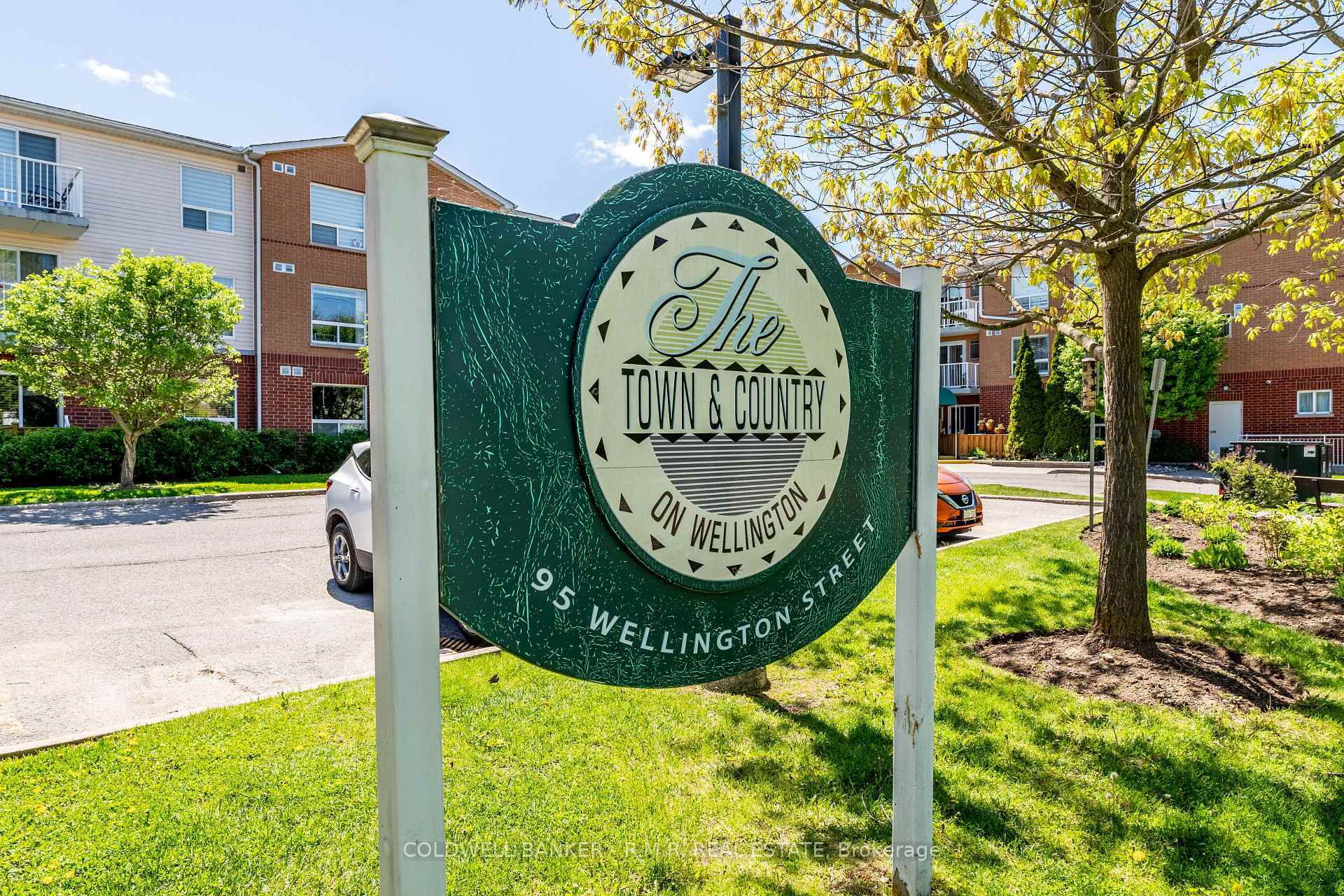 Property Photo: 95 Wellington Street 313 ON L1C 5A1