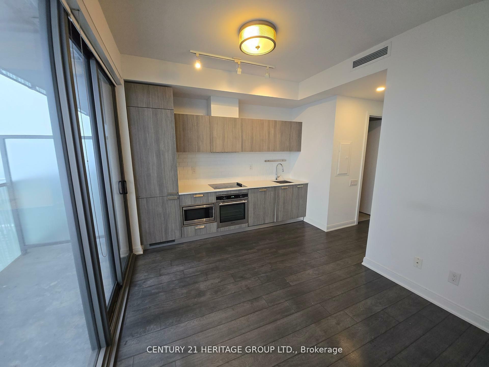Property Photo: 50 Charles Street E 3912 ON M4Y 1T1