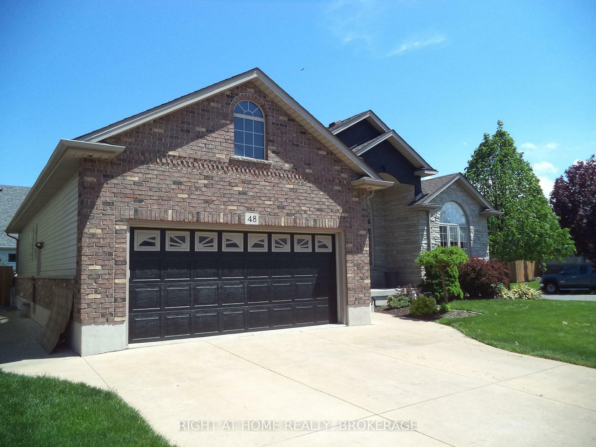 Property Photo:  48 Nicholas Drive  ON L2C 4C5 