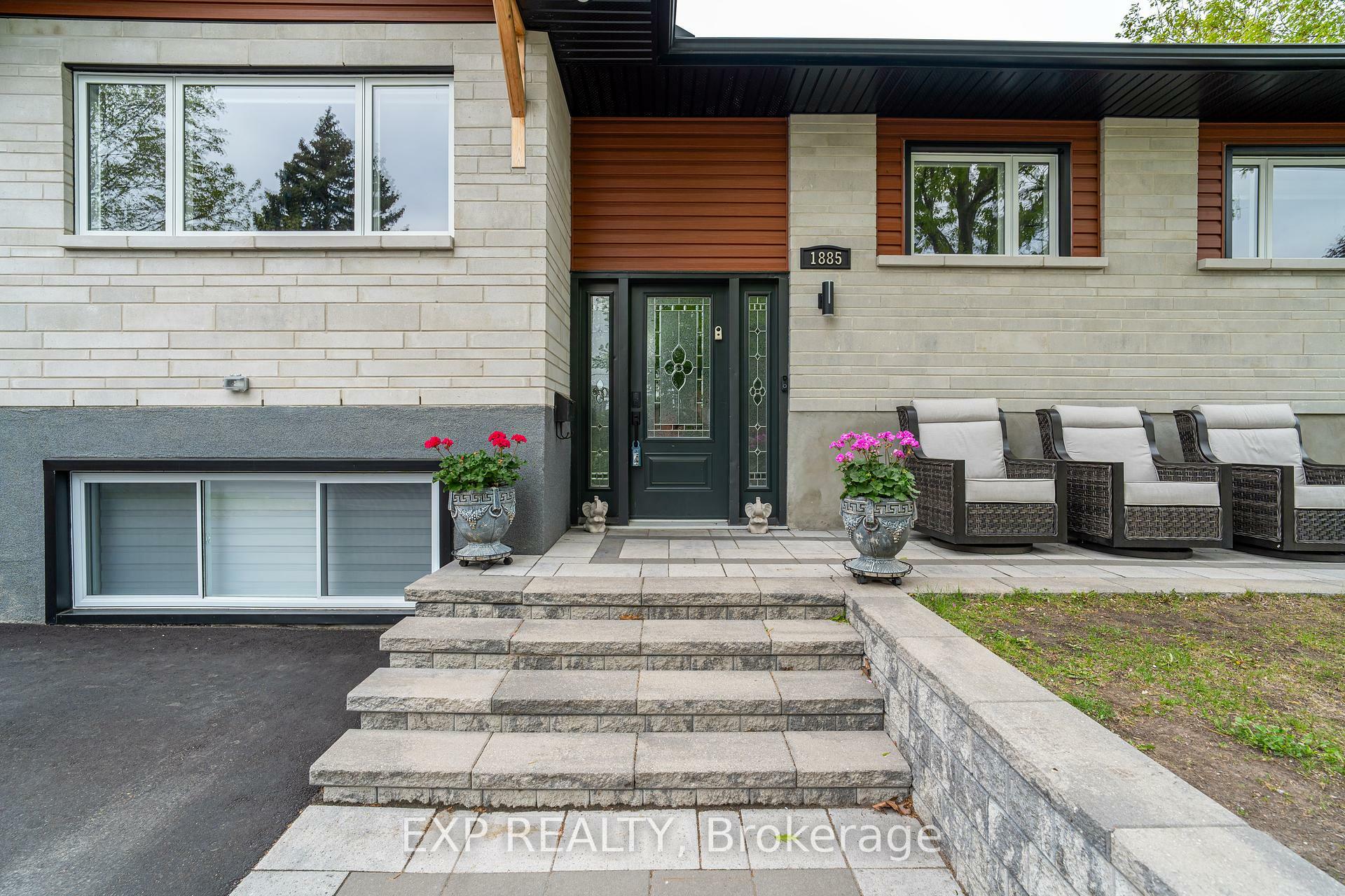 Property Photo: 1885 Arizona Avenue ON K1H 6Z5
