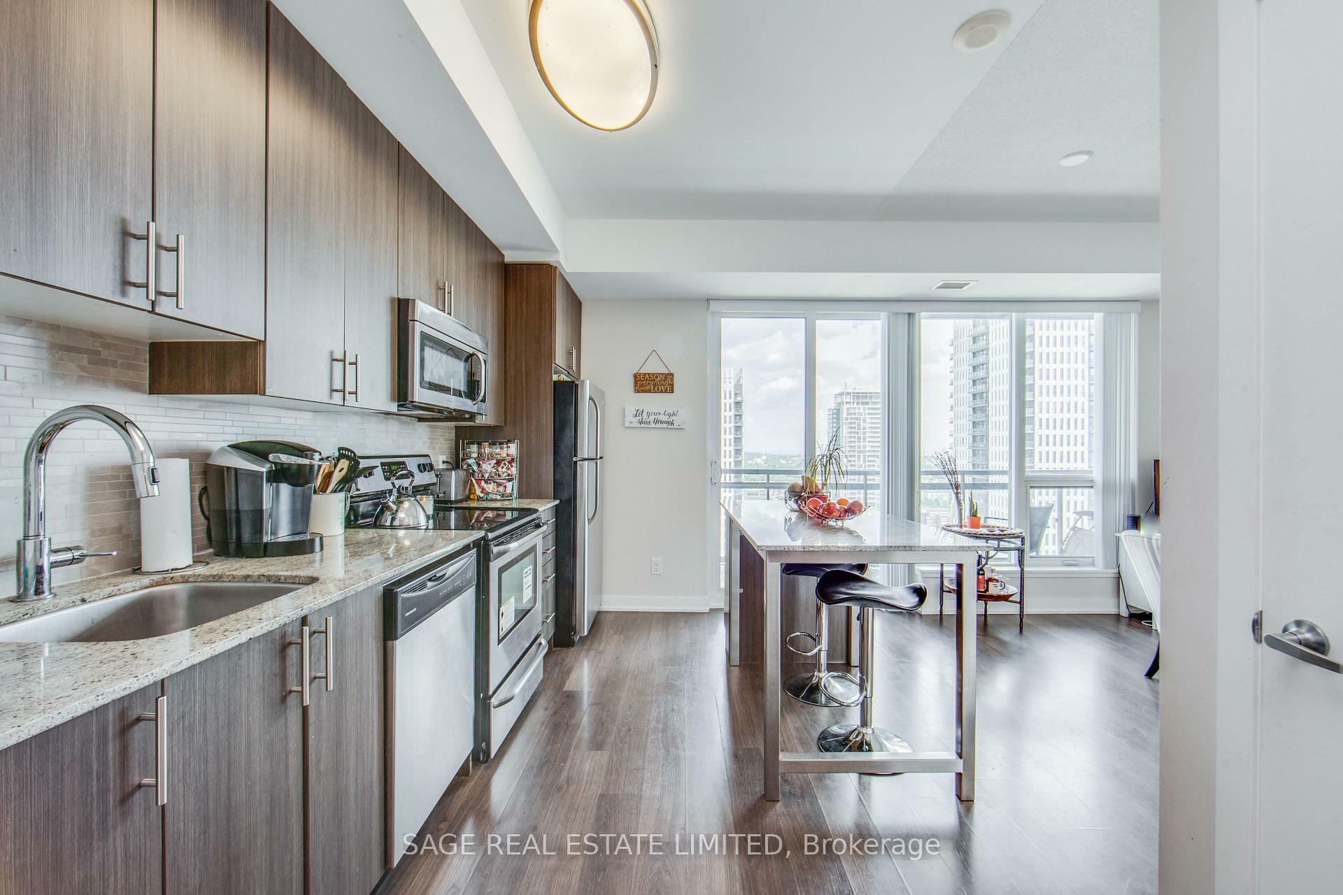 Property Photo:  225 Sackville Street 1912  ON M5A 0B9 