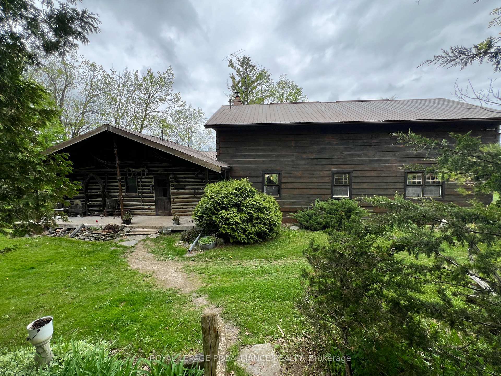 Property Photo: 450 Deer Run Road ON K0K 2C0