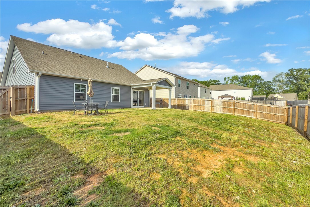 Property Photo: 116 Bruinen Drive SC 29644