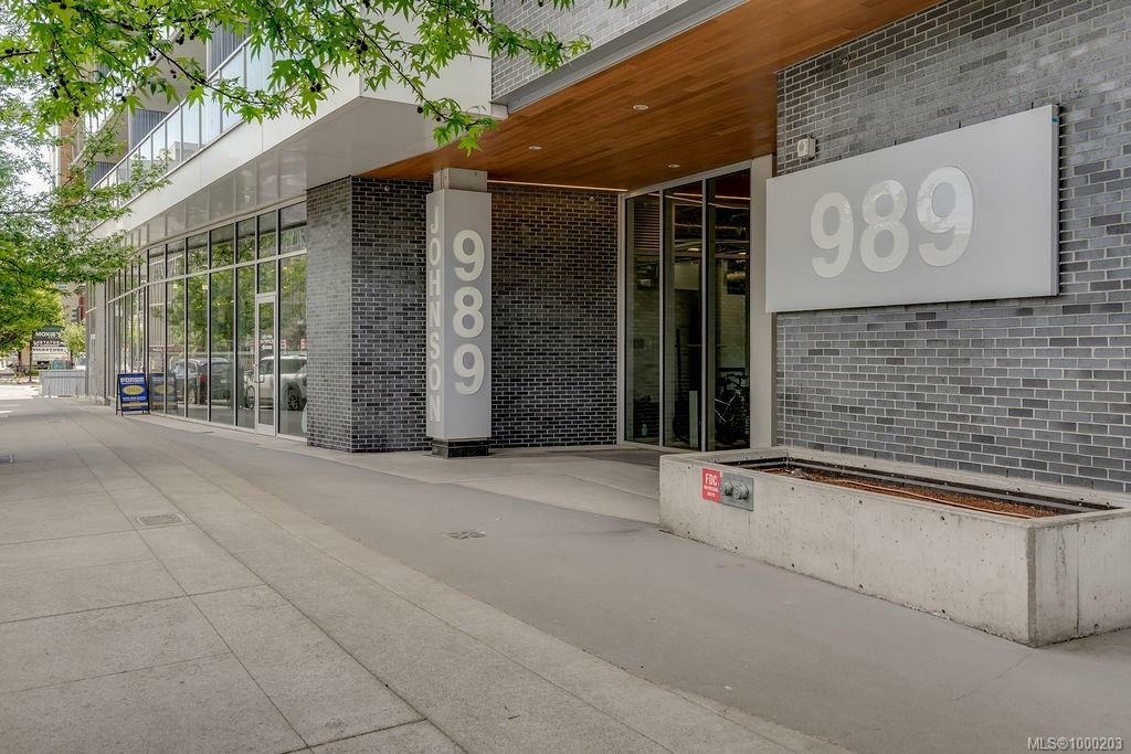 Property Photo: 989 Johnson St 1411 BC V8V 0E3