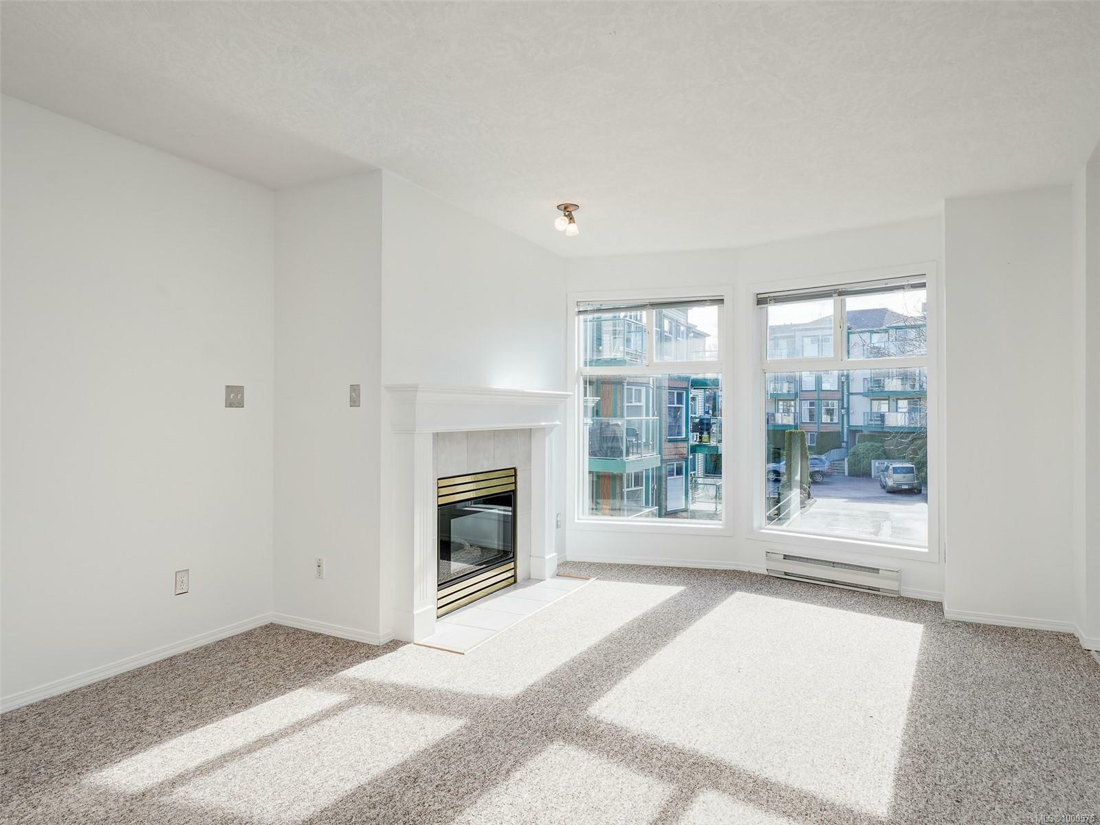 Property Photo: 894 Vernon Ave 303 BC V8X 2W6