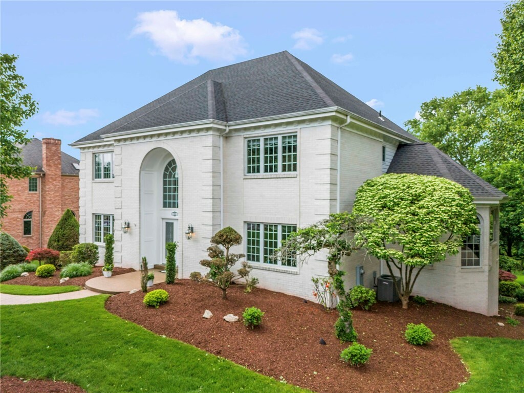 Property Photo: 104 Autumn Way PA 15367