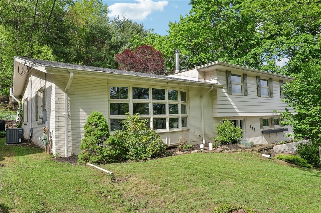 Property Photo: 643 Croyland Ave PA 15701