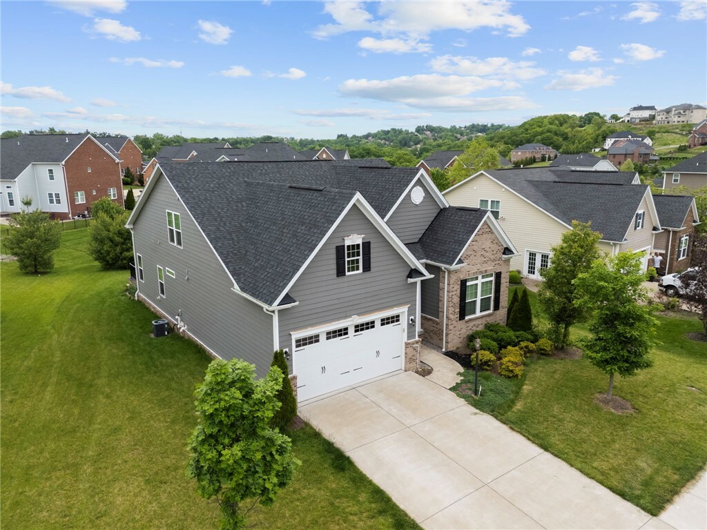Property Photo: 1409 Diamond Ct PA 15241