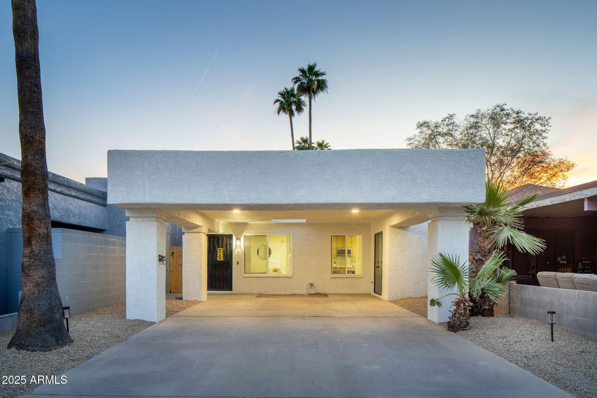 Property Photo: 628 N Hobson -- AZ 85203