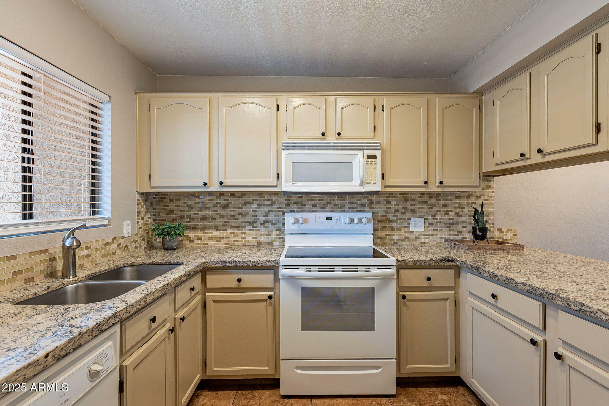 Property Photo: 11666 N 28th Drive 172 AZ 85029
