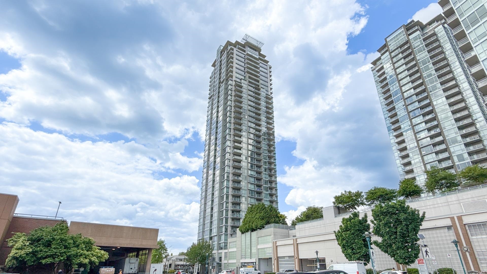 Property Photo: 2955 Atlantic Avenue 2605 BC V3B 0H9