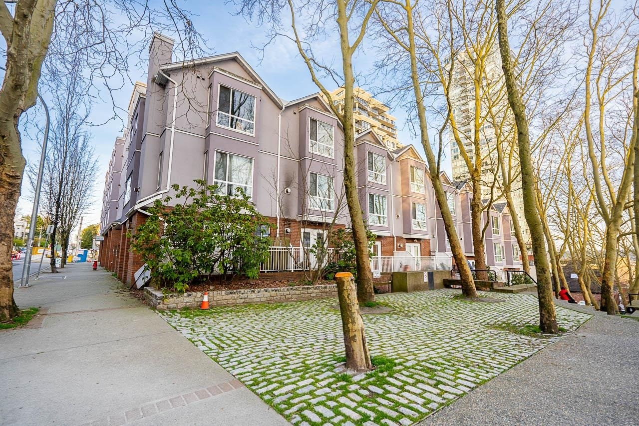 Property Photo: 624 Agnes Street 103 BC V3M 1G8