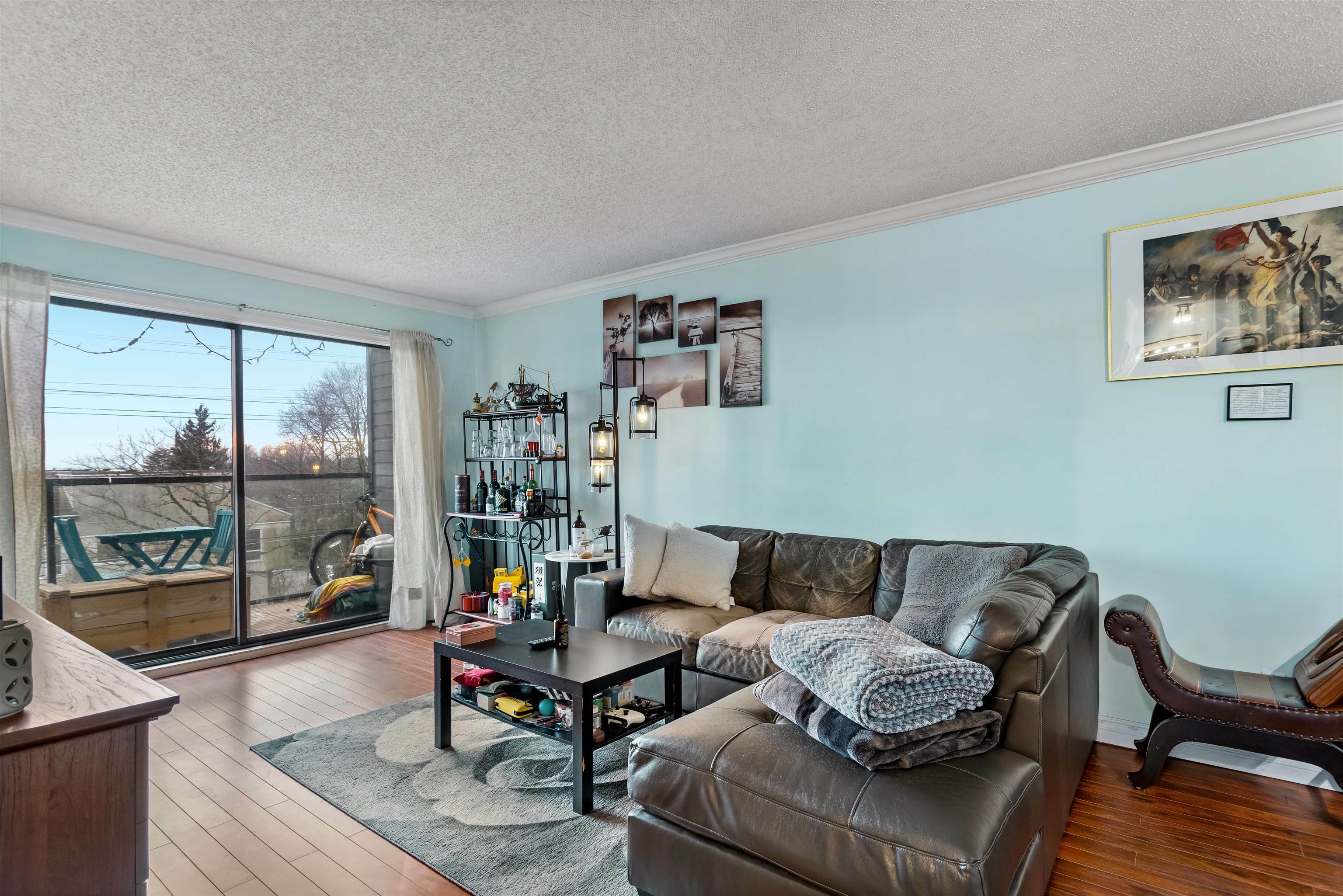 Property Photo: 315 Tenth Street 306 BC V3M 3Y2