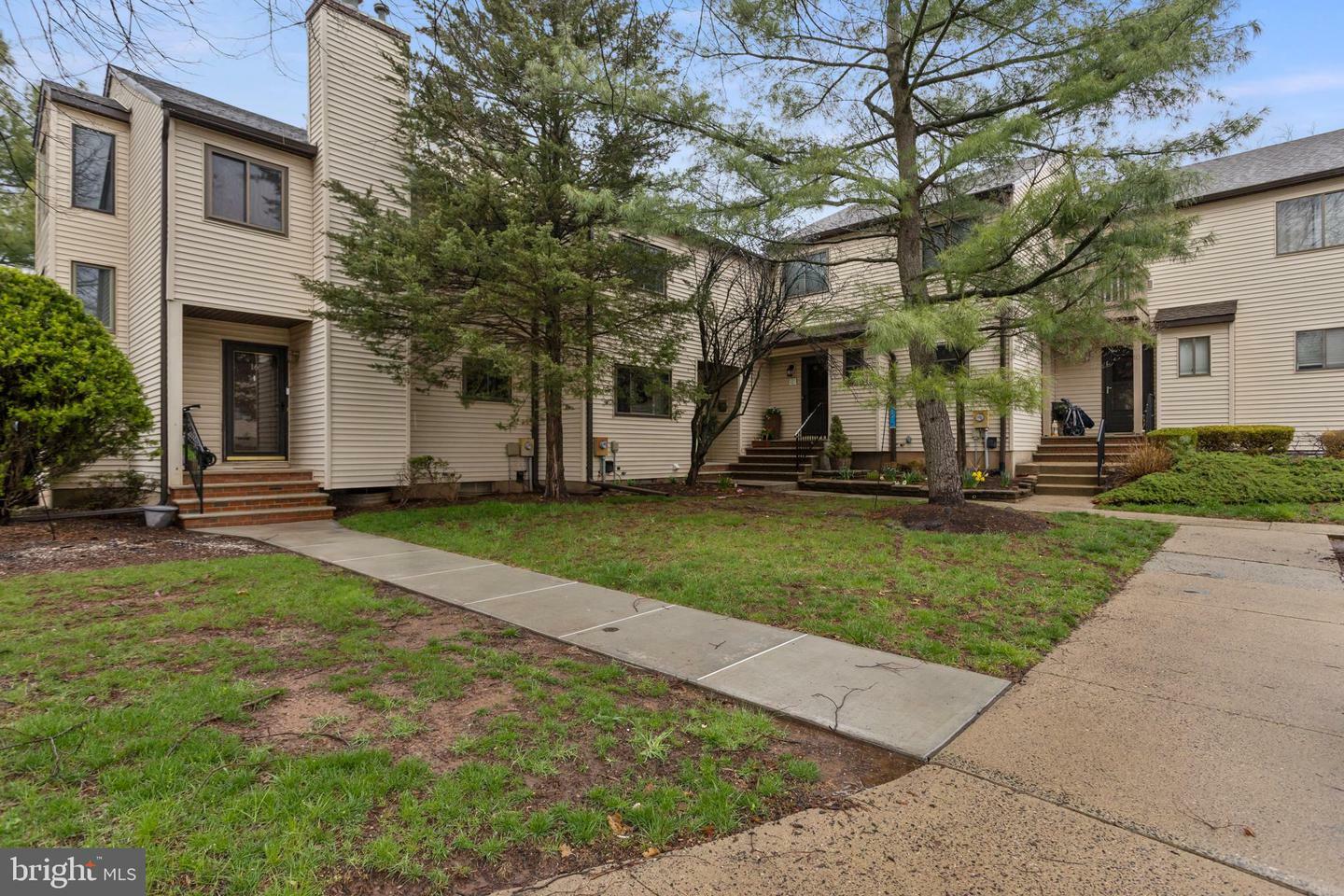 Property Photo: 14 Cedar Court NJ 08822