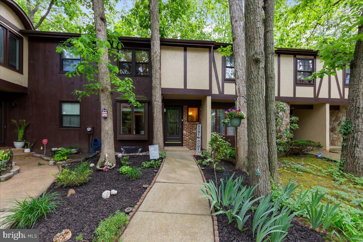 Property Photo: 915 Burberry Court NJ 08081