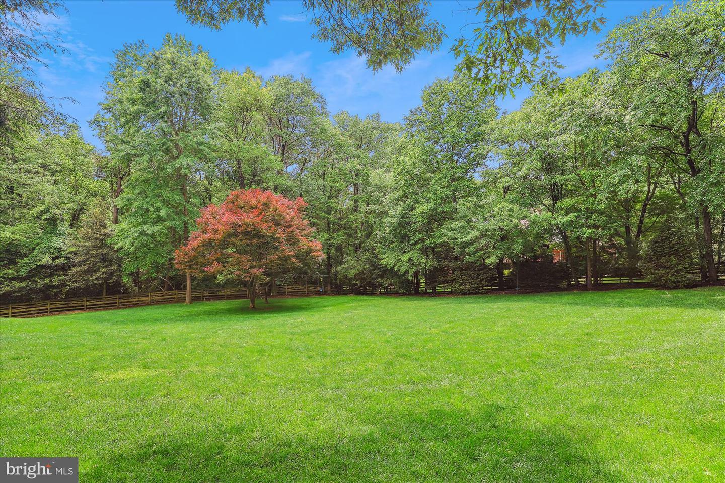 Property Photo: 11476 Bronzedale Drive VA 22124