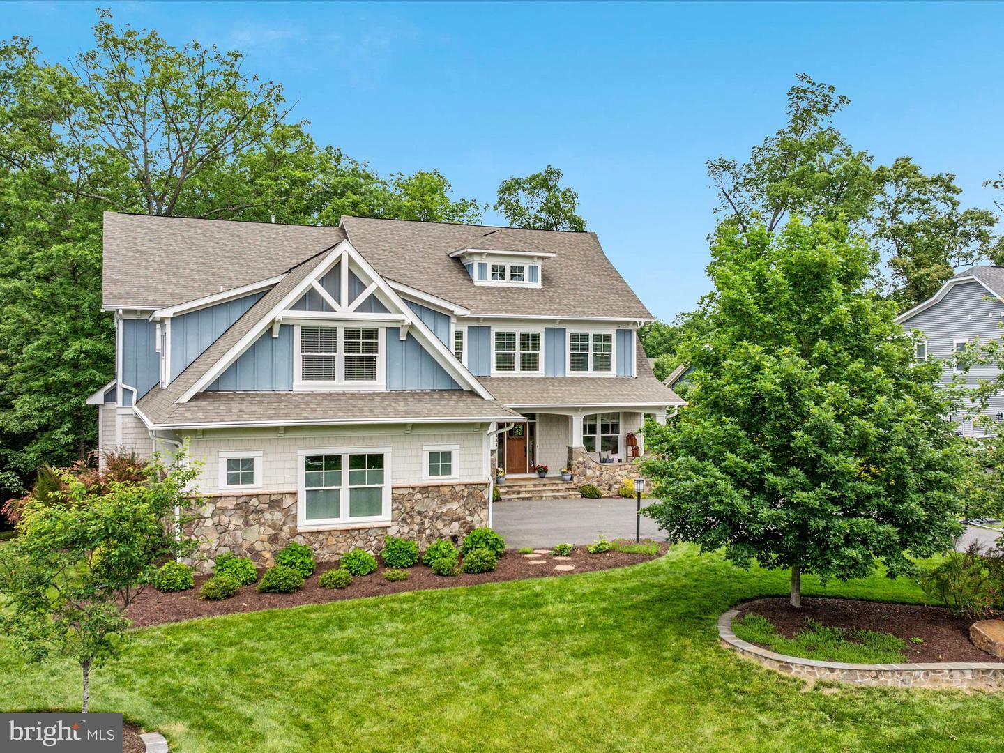 Property Photo: 14484 Bluff Point Court VA 20155