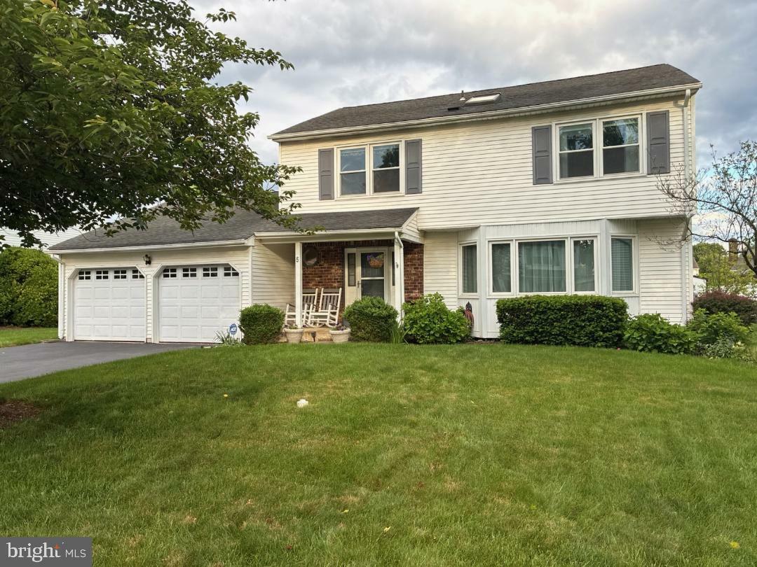 Property Photo: 5 Wetherhill Way NJ 08810