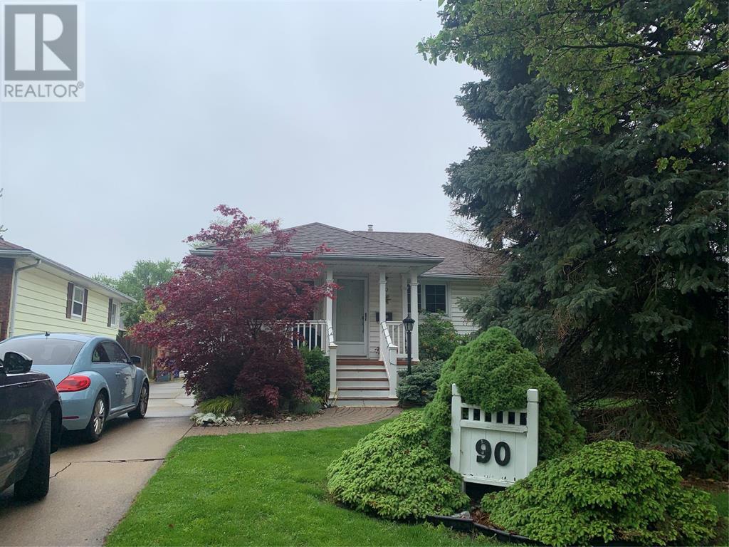 Property Photo: 90 Mayfair Drive ON N7S 1K9