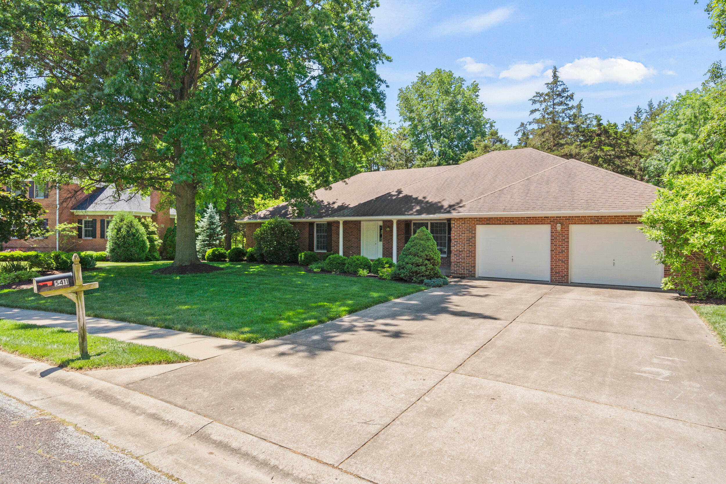 Property Photo: 5411 W Tayside Cir MO 65203