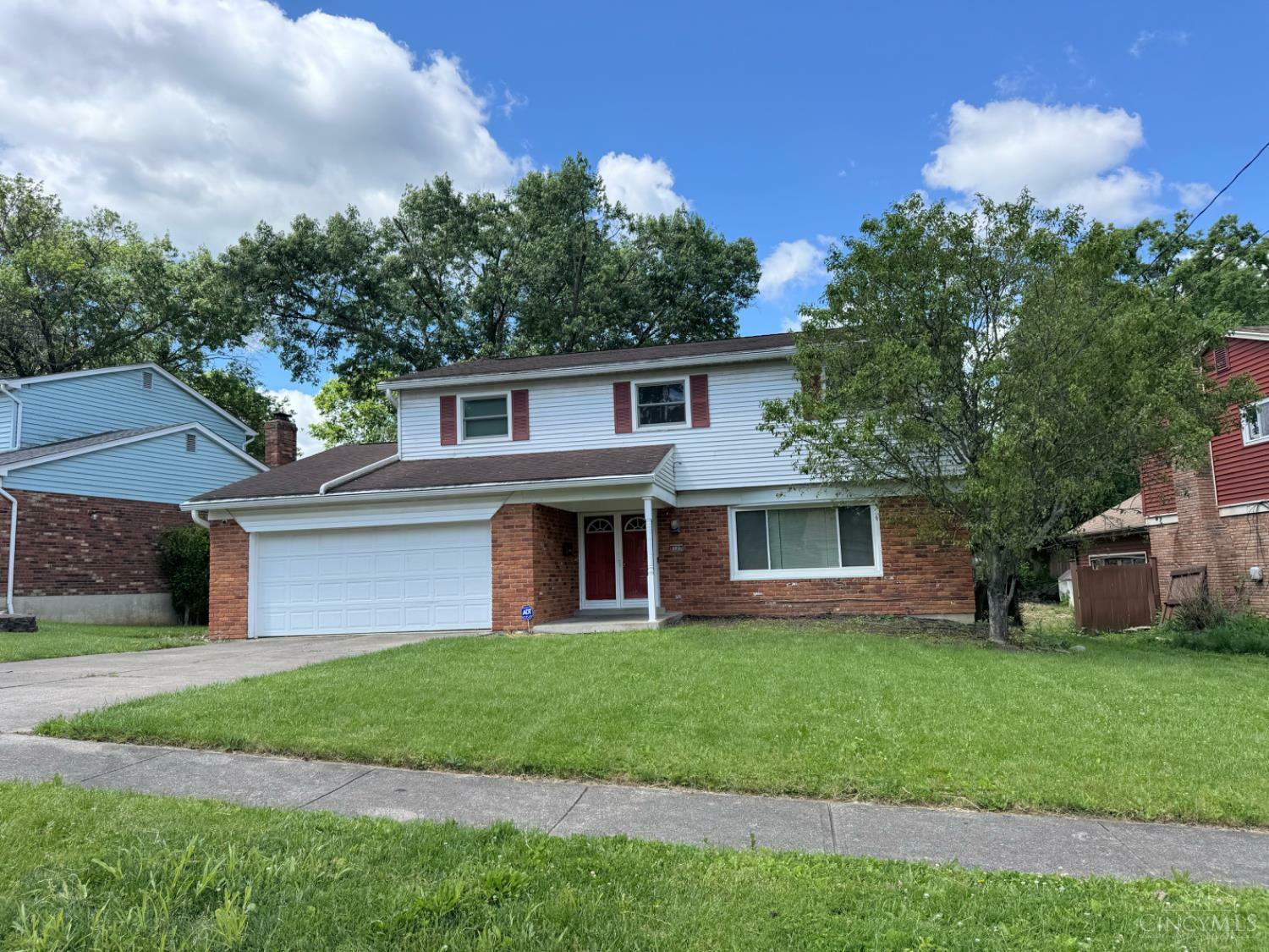 Property Photo: 1121 Gracewind Court OH 45231