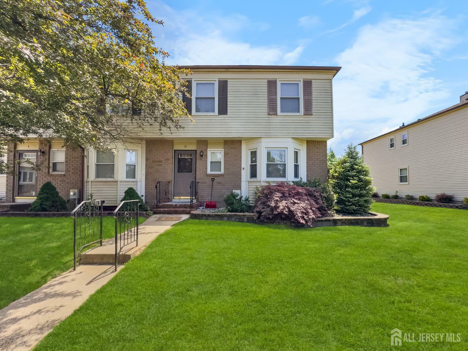 8 Fern Court  Sayreville NJ 08872 photo