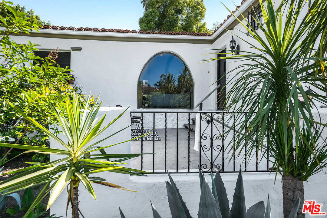 Property Photo: 3137 Lindo St CA 90068