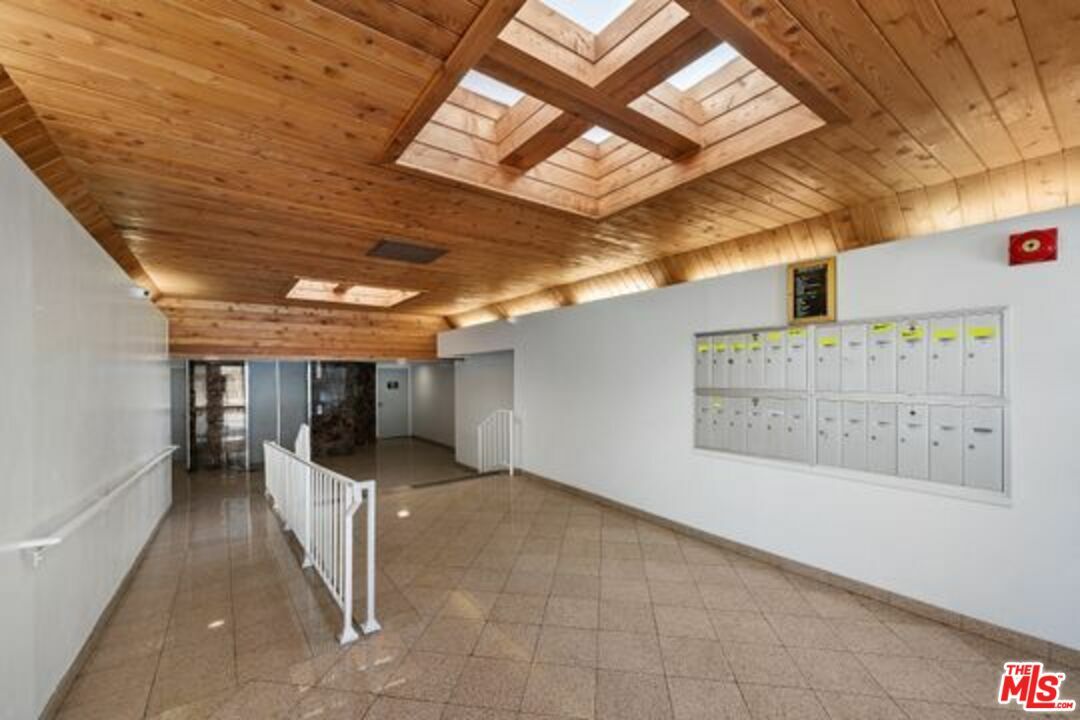 Property Photo: 5135 Zelzah Ave CA 91316